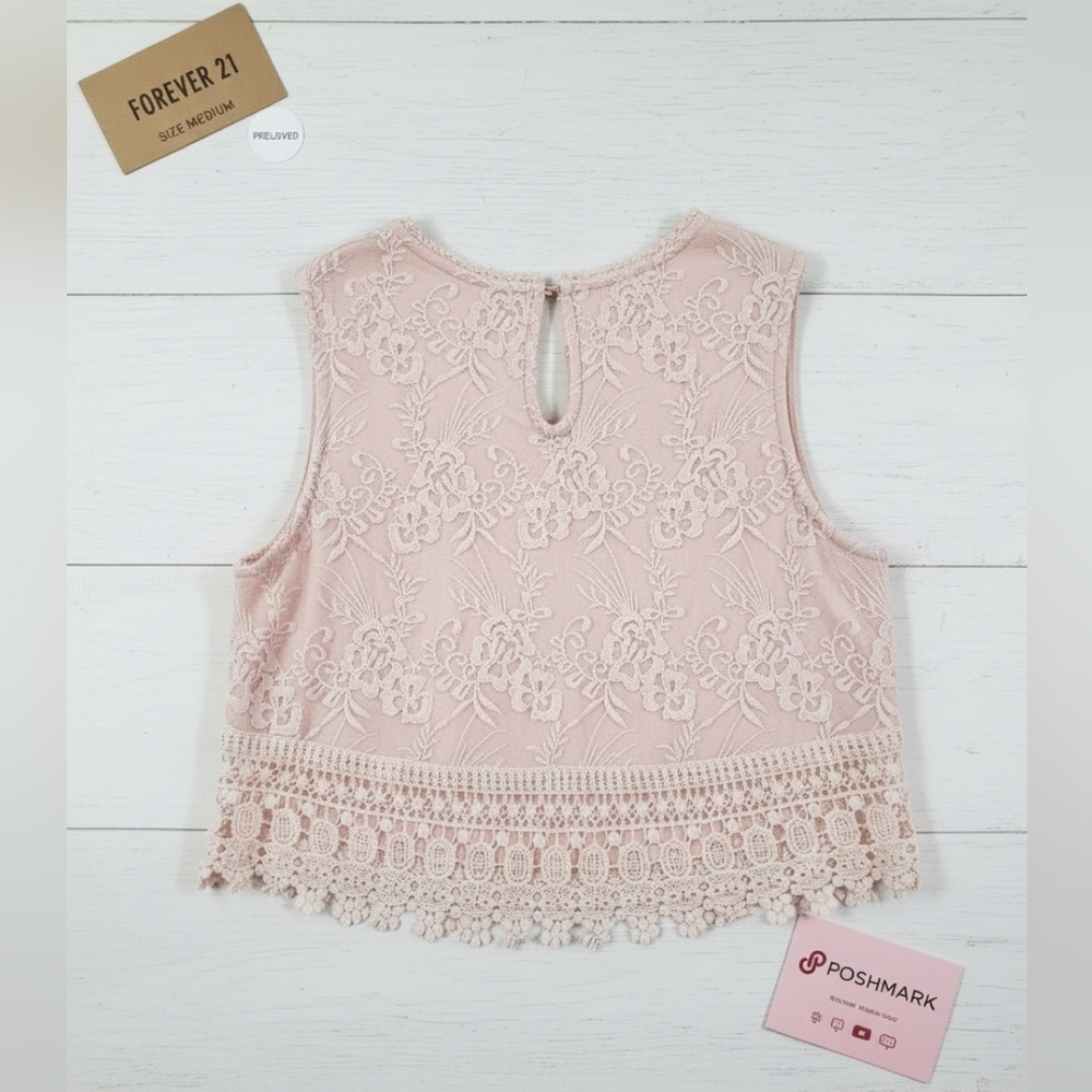 FOREVER 21 Pink Preloved Lace Cropped Tank Top Size: Medium (M) - Picture 2 of 2